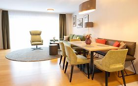 Appartementdeluxe Steiert - Near Europa Park - Rulantica - Spacious - Fully Equipped Kitchen - Private Garden - Free Parking - Pet Friendly